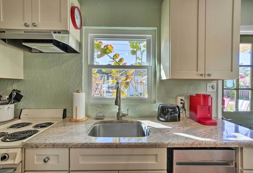 Palm Harbor Vacation Rental, Walk To Crystal Beach