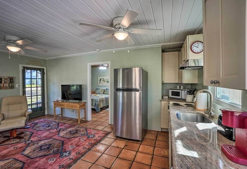 Palm Harbor Vacation Rental, Walk To Crystal Beach