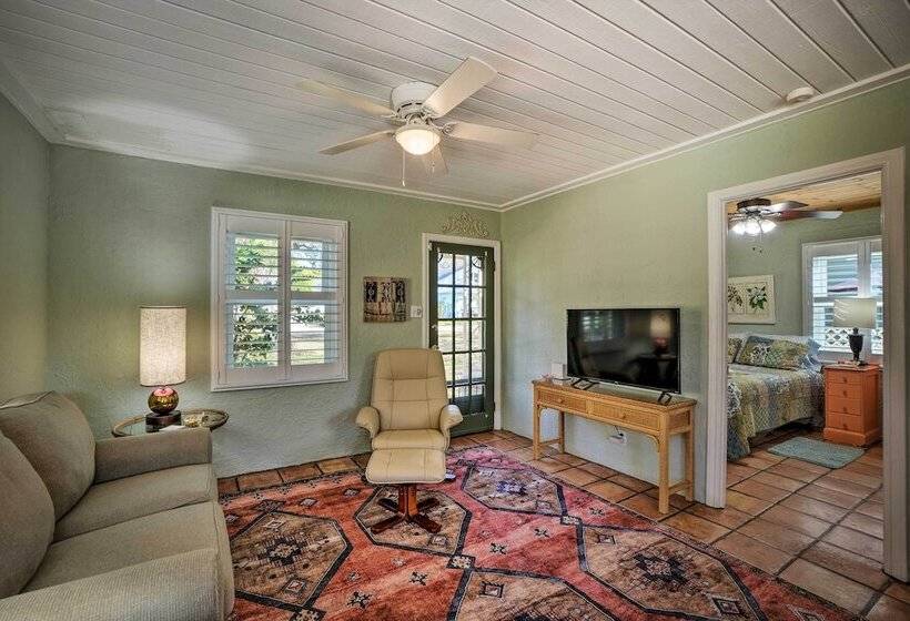 Palm Harbor Vacation Rental, Walk To Crystal Beach