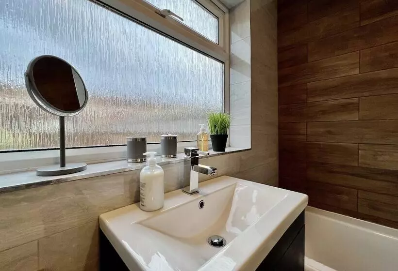 Majatalo Daubney House