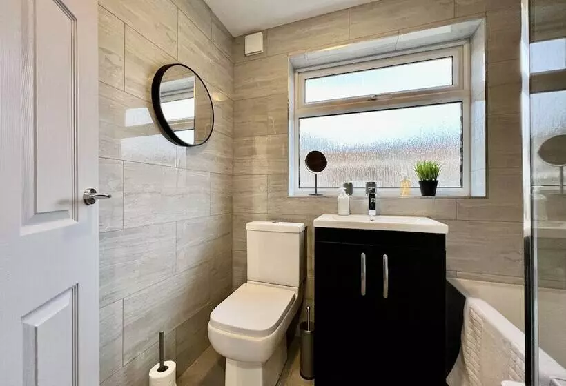 Majatalo Daubney House