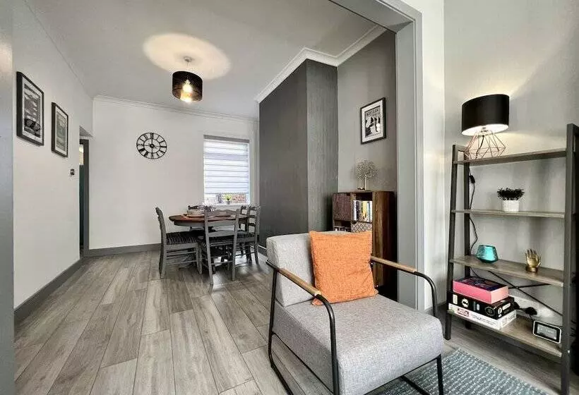 Majatalo Daubney House