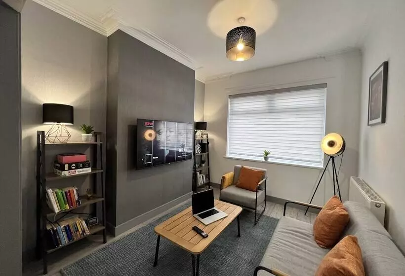 Majatalo Daubney House