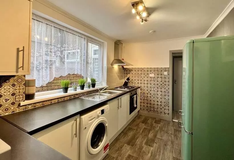 Majatalo Daubney House