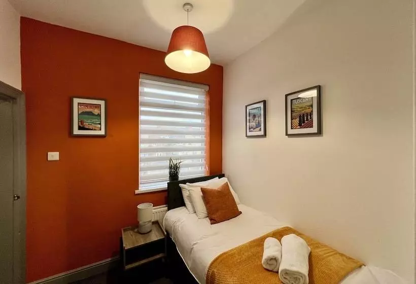 Majatalo Daubney House