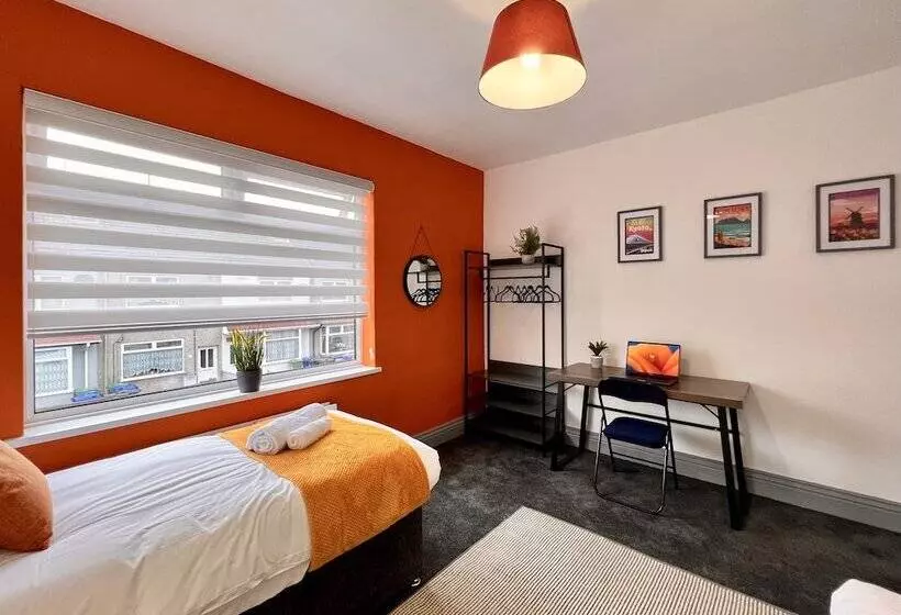 Majatalo Daubney House