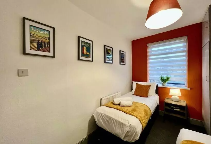 Majatalo Daubney House