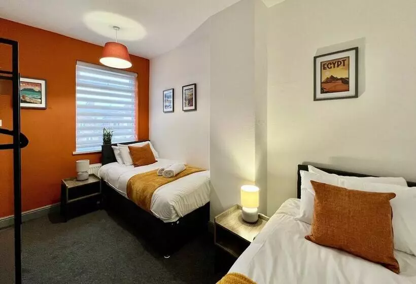 Majatalo Daubney House