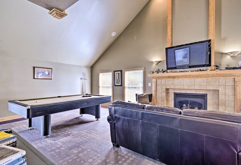 Pet Friendly Home Near Lakes & Snowmobile Trails!