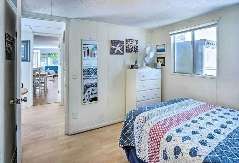 Quaint Avalon Cottage < Half Mi To Beaches!