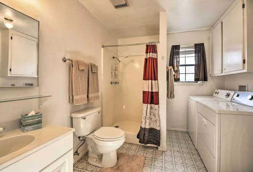 Quiet Pagosa Springs Cabin: Lake & Mountain Views!