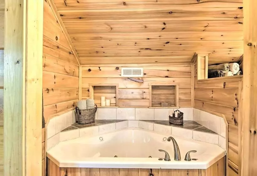 Smoky Mountain Log Cabin Close To Rafting!