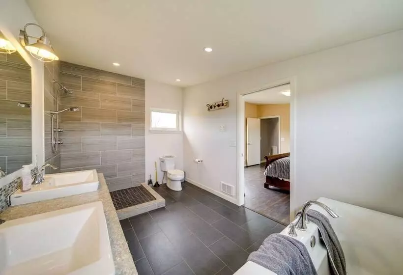 Lake View Republic Cabin W/ Boat Launches!