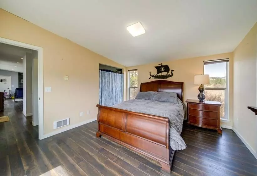 Lake View Republic Cabin W/ Boat Launches!