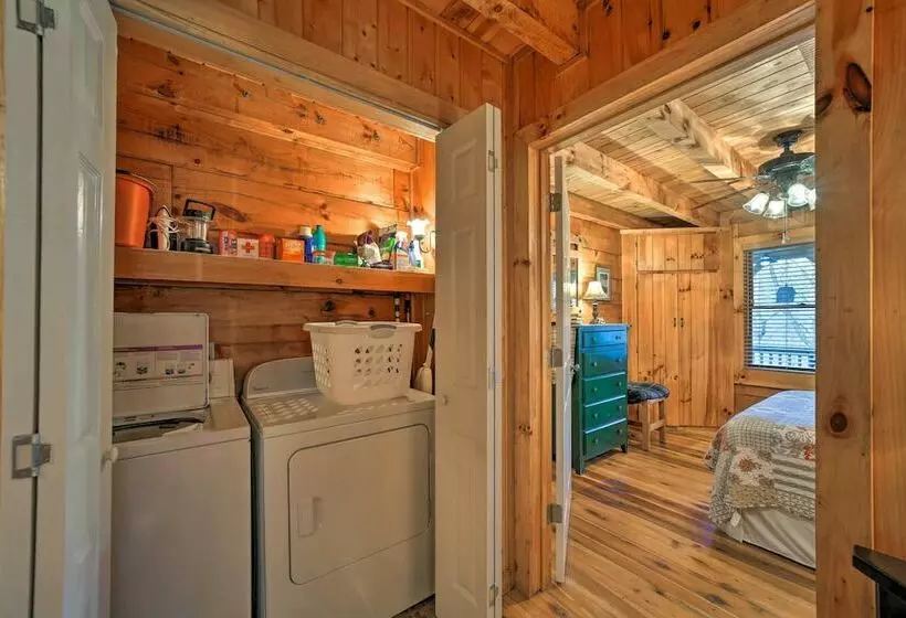 Secluded Smoky Mtn Cabin W/ Hot Tub & Fire Pit!