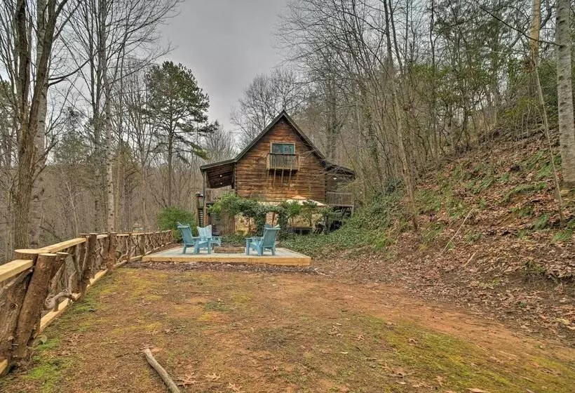 Secluded Smoky Mtn Cabin W/ Hot Tub & Fire Pit!
