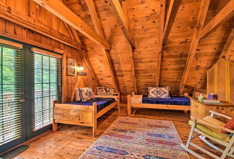 Secluded Smoky Mtn Cabin W/ Hot Tub & Fire Pit!