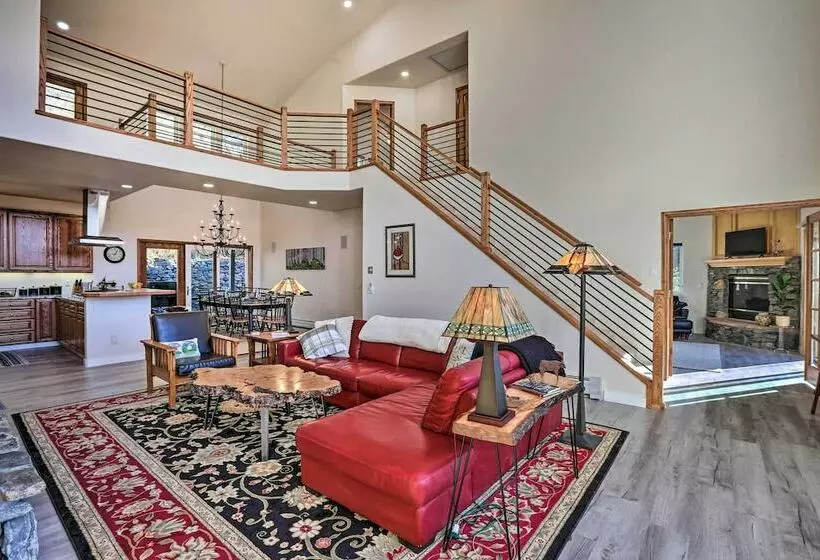 Serene Evergreen Home W/ Hot Tub + Mtn Views!