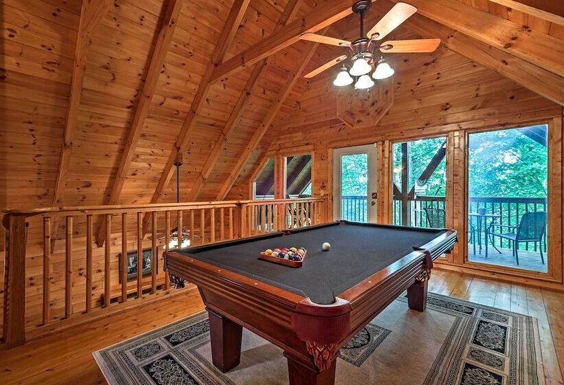 Pigeon Forge Cabin W/ Hot Tub, Grill & Pool Table!