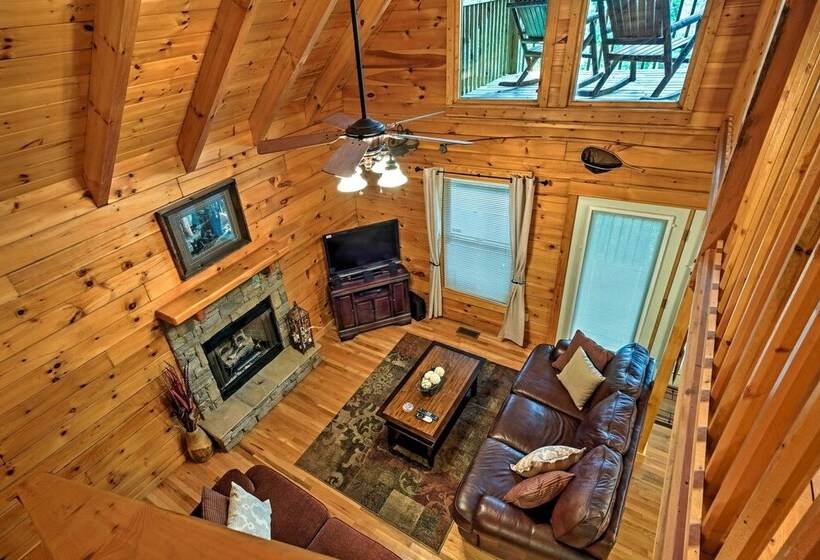 Pigeon Forge Cabin W/ Hot Tub, Grill & Pool Table!
