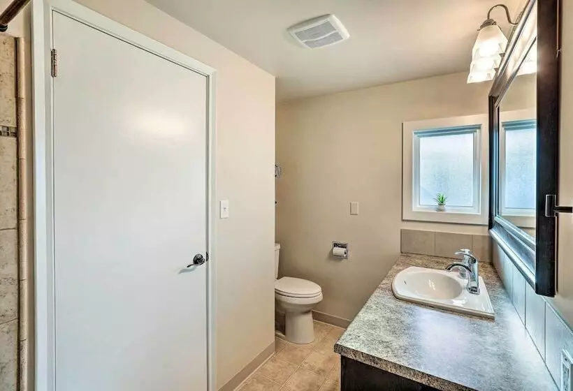 Sioux Center Split Level Home W/ Game Room!