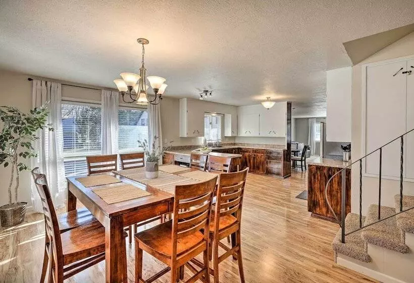 Sioux Center Split Level Home W/ Game Room!