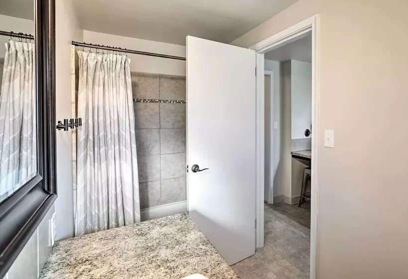 Sioux Center Split Level Home W/ Game Room!