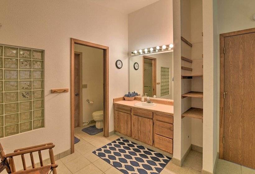 Spacious Family Home W/ Deck + Million Dollar View