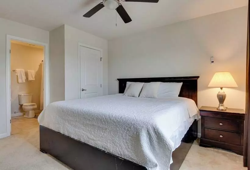 Spacious Home W/ Fireplace   Near Golf!