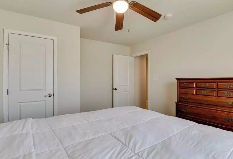 Spacious Home W/ Fireplace   Near Golf!