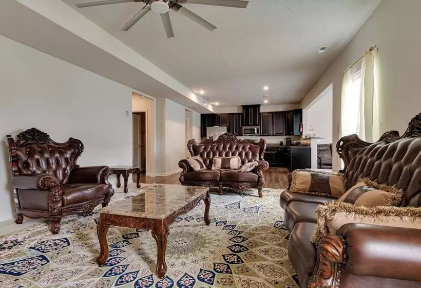 Spacious Home W/ Fireplace   Near Golf!