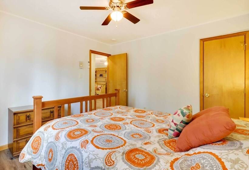 Spacious Pocono Lake House Near Skiing & Swimming!