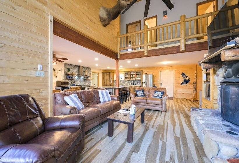 Spacious & Quiet Pagosa Springs Cabin W/ Deck!