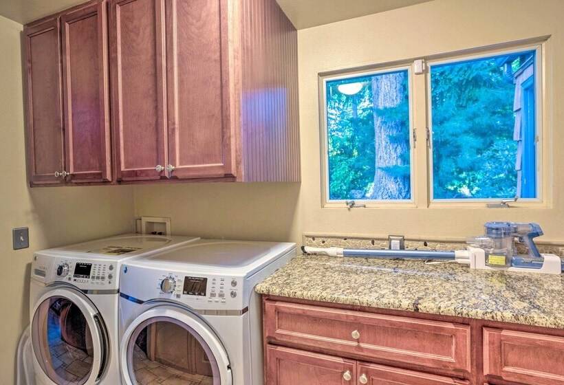 26 Mi To Mount Rainier, Game Room: Puyallup Oasis