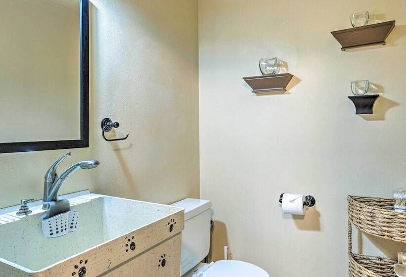 26 Mi To Mount Rainier, Game Room: Puyallup Oasis