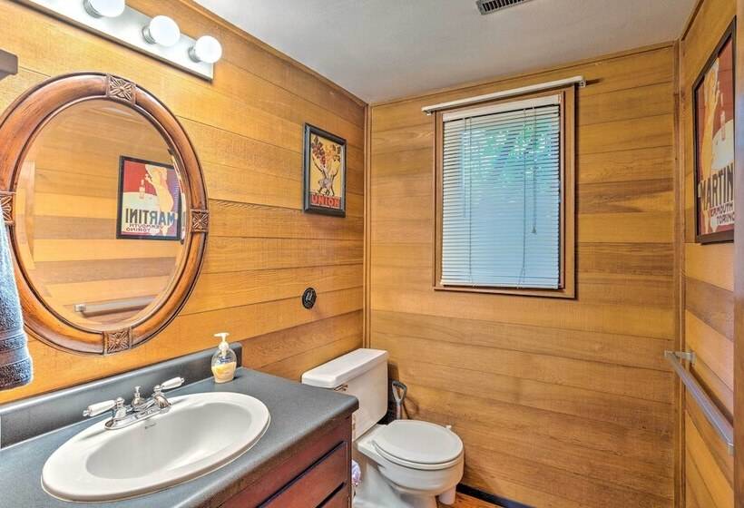 26 Mi To Mount Rainier, Game Room: Puyallup Oasis