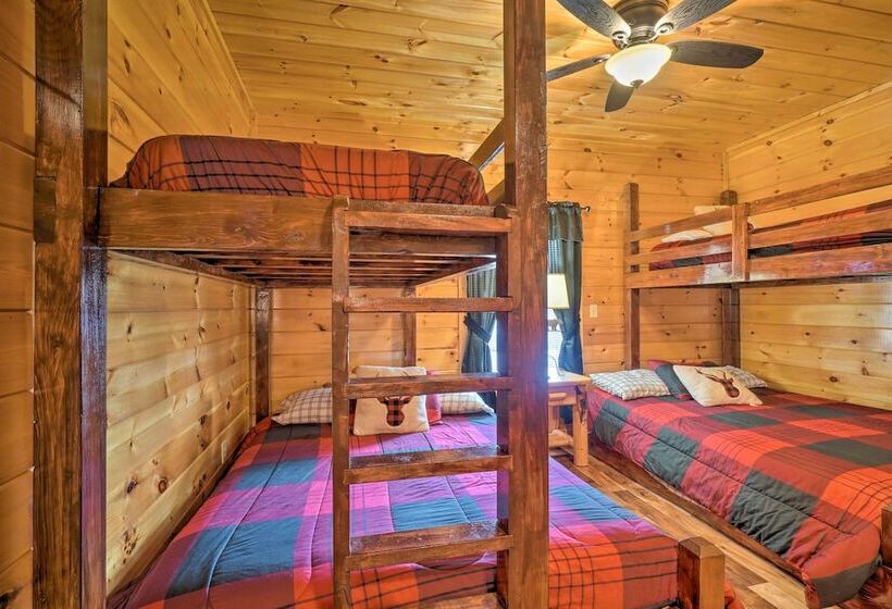 Sevierville Cabin W/ Outdoor Kitchen & Hot Tub!