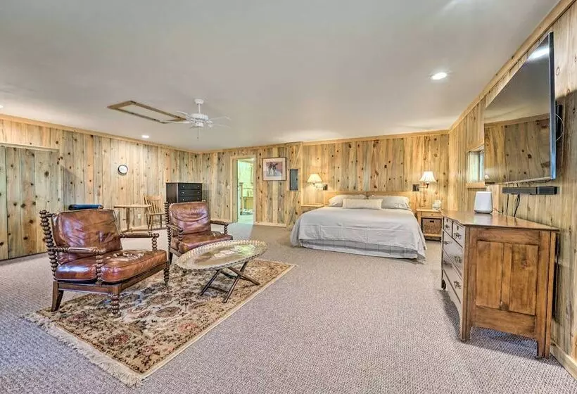 The Ole Bank : Historic Home In Dtwn Dolores
