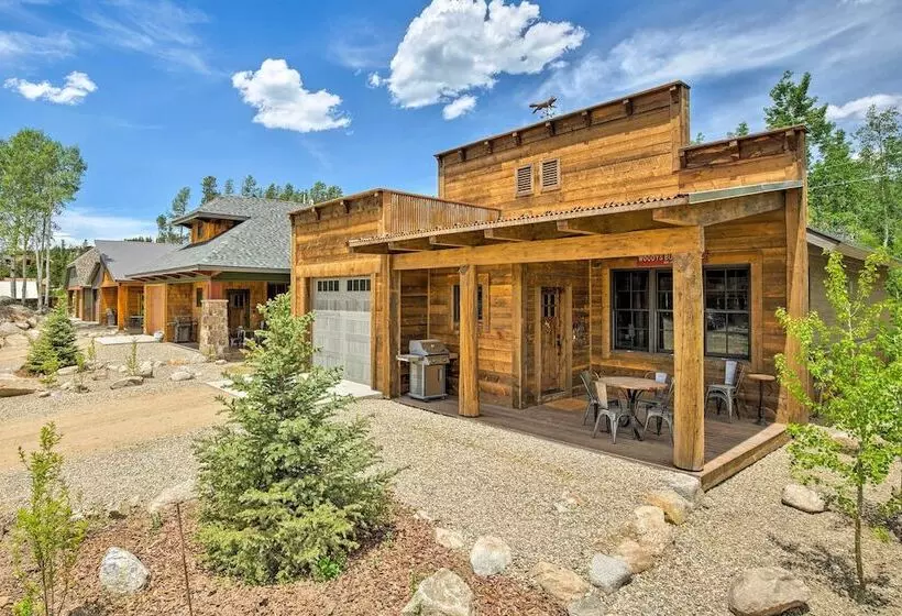 2 Blocks To Grand Lake: Updated Western Cabin!