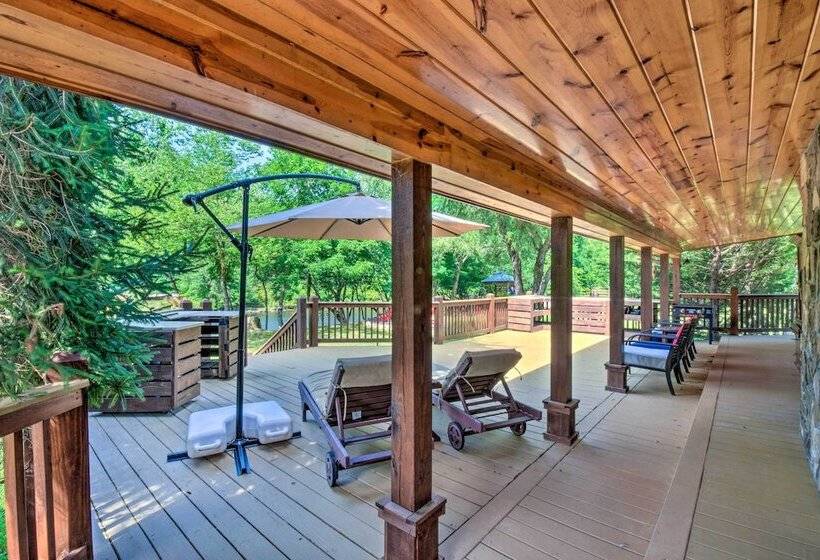 Waterfront Hayesville Home W/ Kayaks & River Views