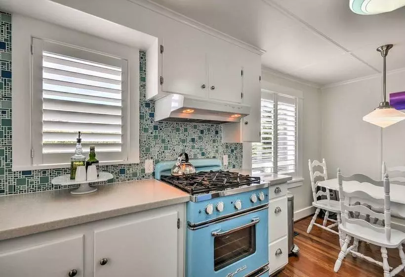 Waterfront Seaside Beach Home W/ Views & Hot Tub!