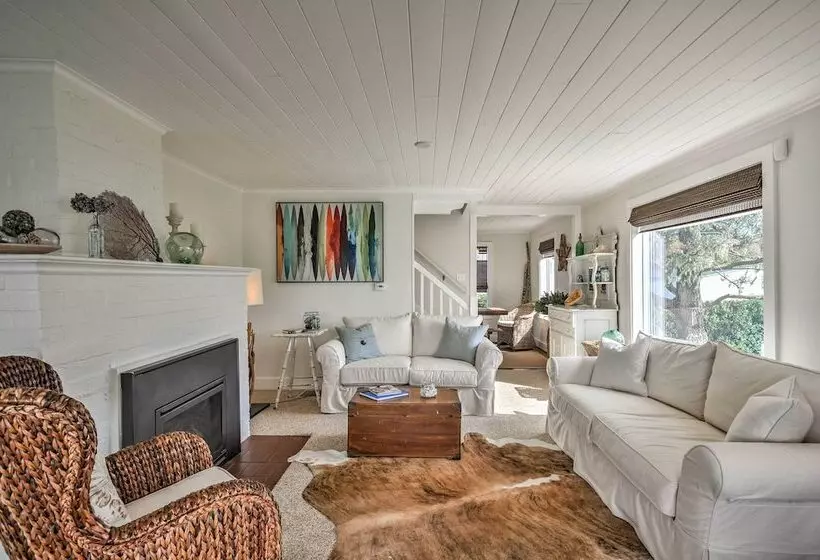 Waterfront Seaside Beach Home W/ Views & Hot Tub!