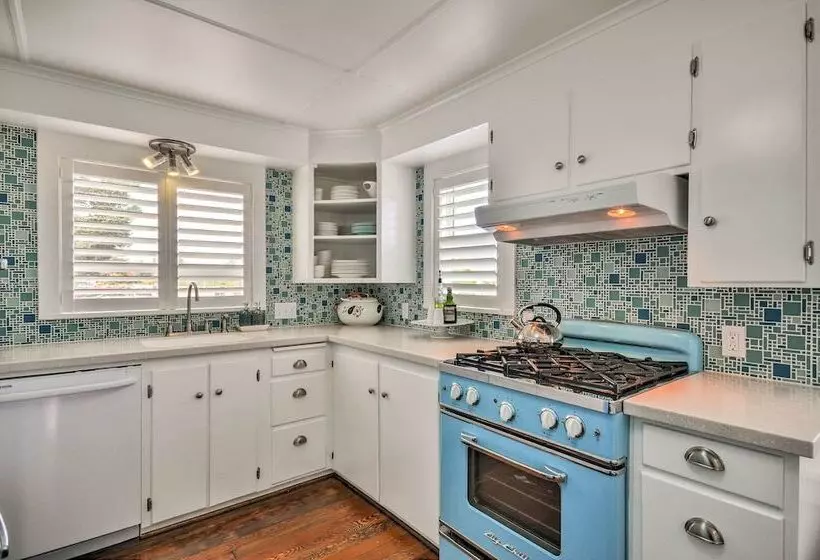 Waterfront Seaside Beach Home W/ Views & Hot Tub!