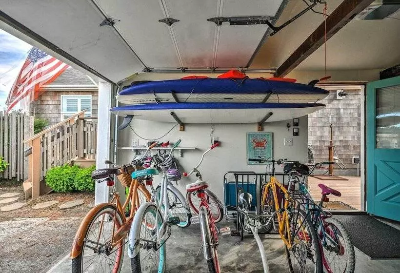 Waterfront Seaside Beach Home W/ Views & Hot Tub!