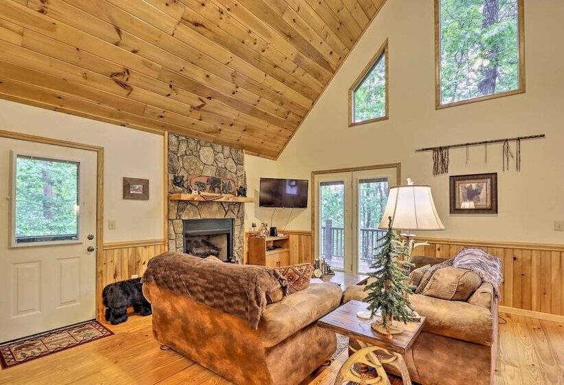 Whittlers Mountain Escape W/ Fireplace!