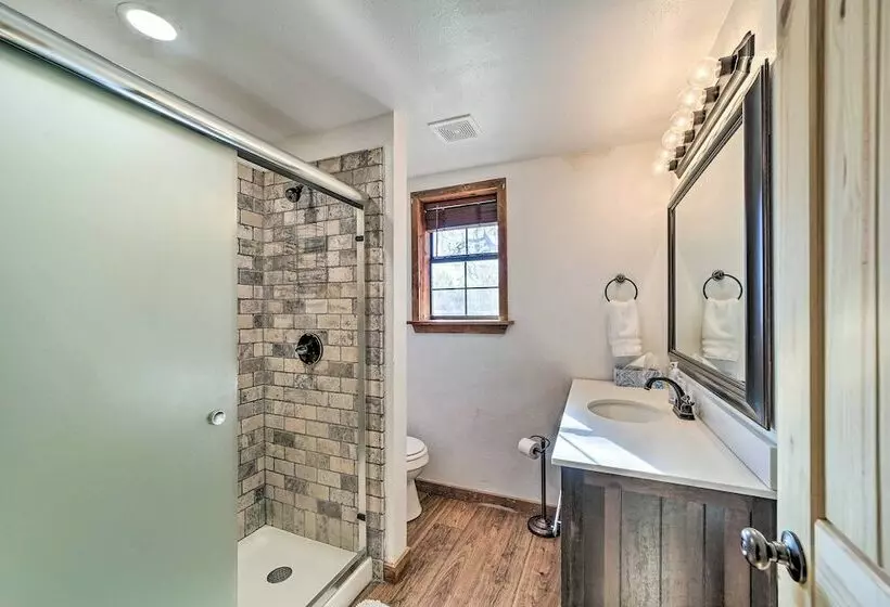 Wilburton Cabin W/ Fire Pit, Mountain Views!