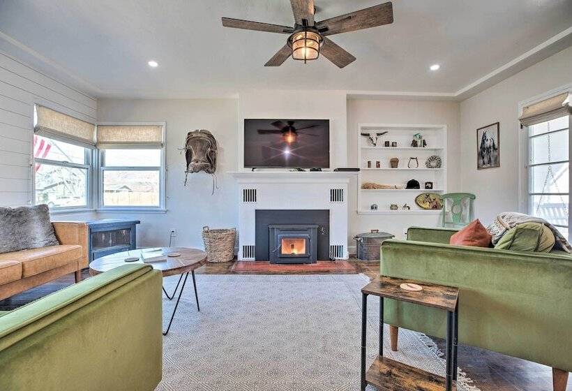 Vintage Bishop House In Downtown W/ Porch Swing!