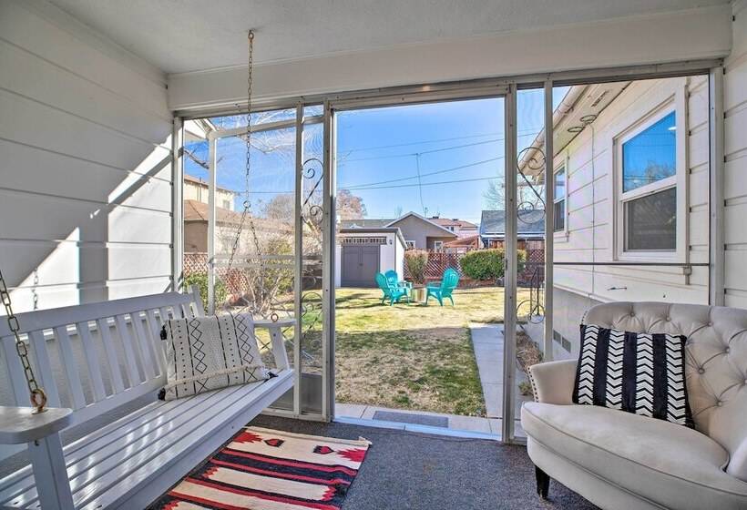 Vintage Bishop House In Downtown W/ Porch Swing!