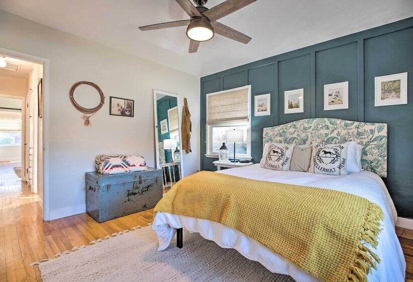 Vintage Bishop House In Downtown W/ Porch Swing!