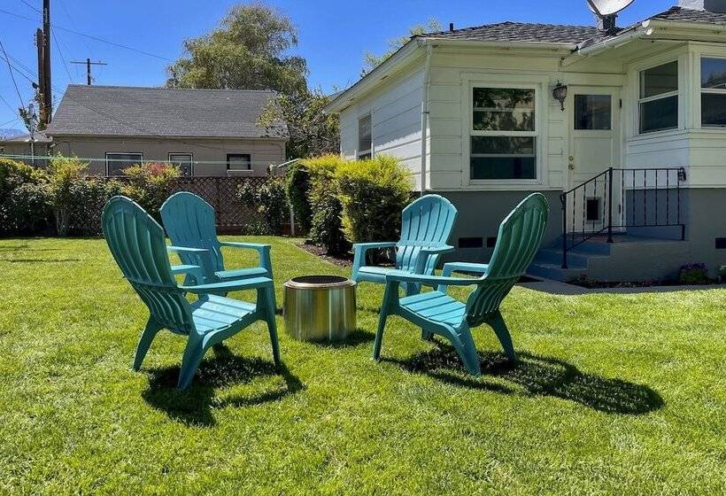 Vintage Bishop House In Downtown W/ Porch Swing!